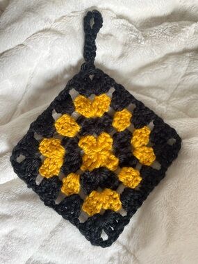 Crochet (by me) Square Potholder in Black and Mustard